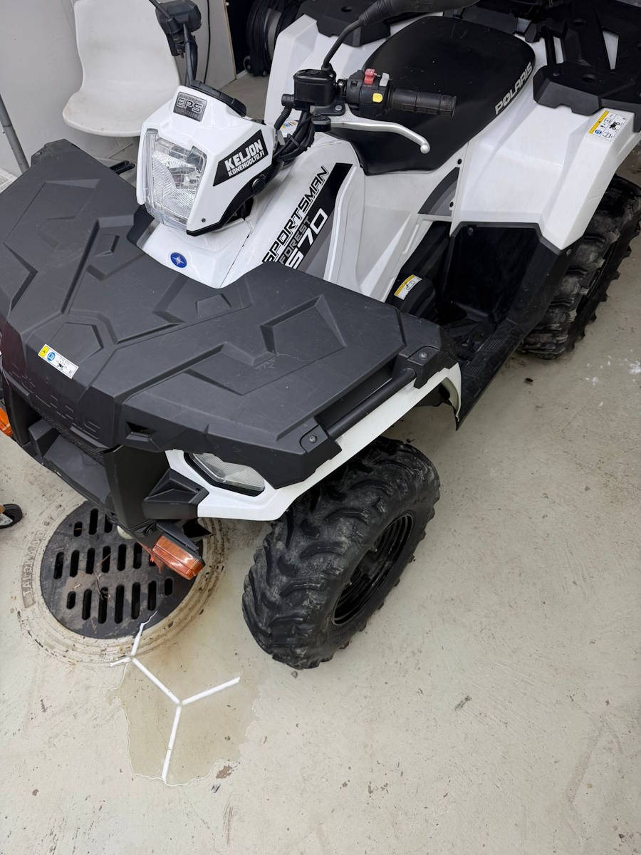 Pienkoneet ja muut huollossa olleet laitteet käyvät pesun kautta ennen asiakkaalle palautusta